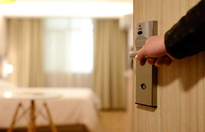 OTEL ODASI KARTLI GEÇİŞ
